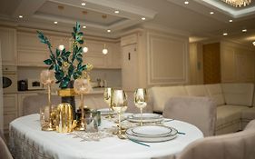 Center Candle Apartment